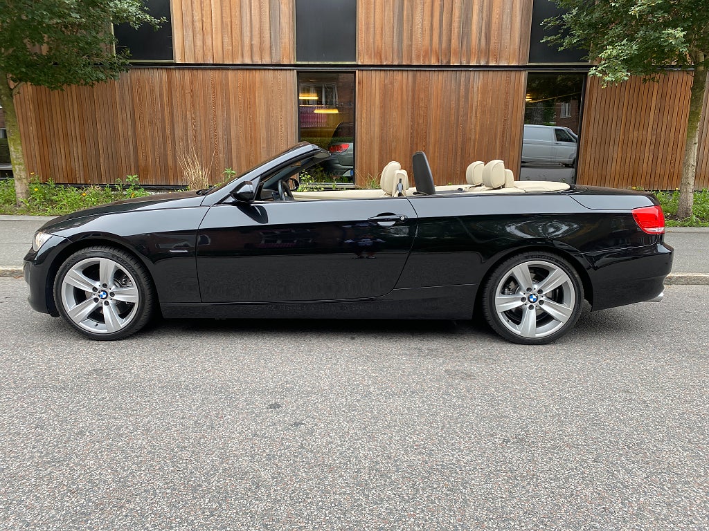 BMW 325 i Cab (Convertible) Comfort Automat Skinn