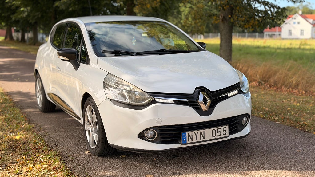 Renault Clio 0.9 TCe Euro 5 svensksåld, Ny servad, 
