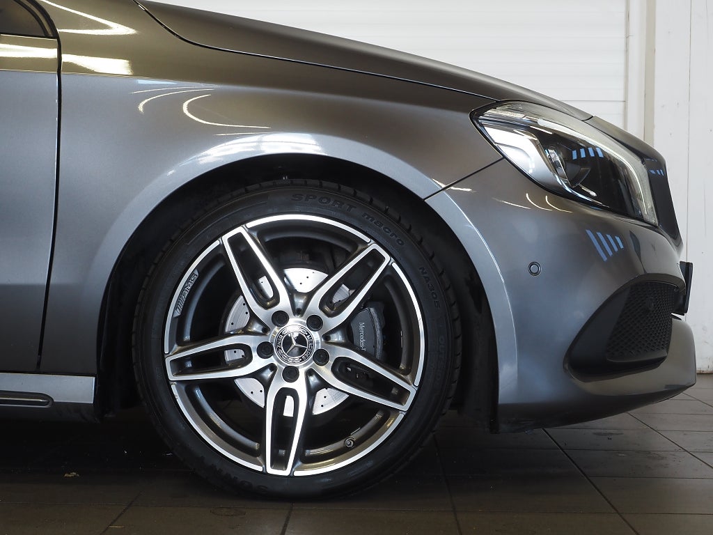 Mercedes-Benz A 180 d 7G-DCT AMG Line Kamera Pano Navi Låga mil 2018