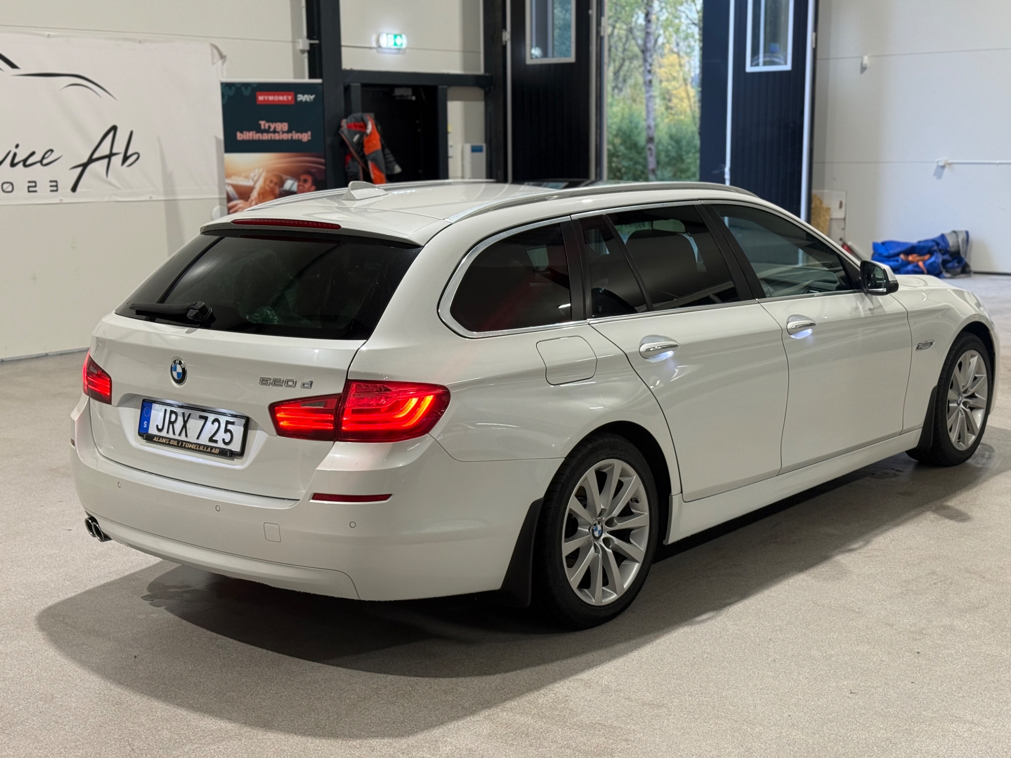 BMW 520 d Touring Steptronic Utrustning 2015, bild 4/10