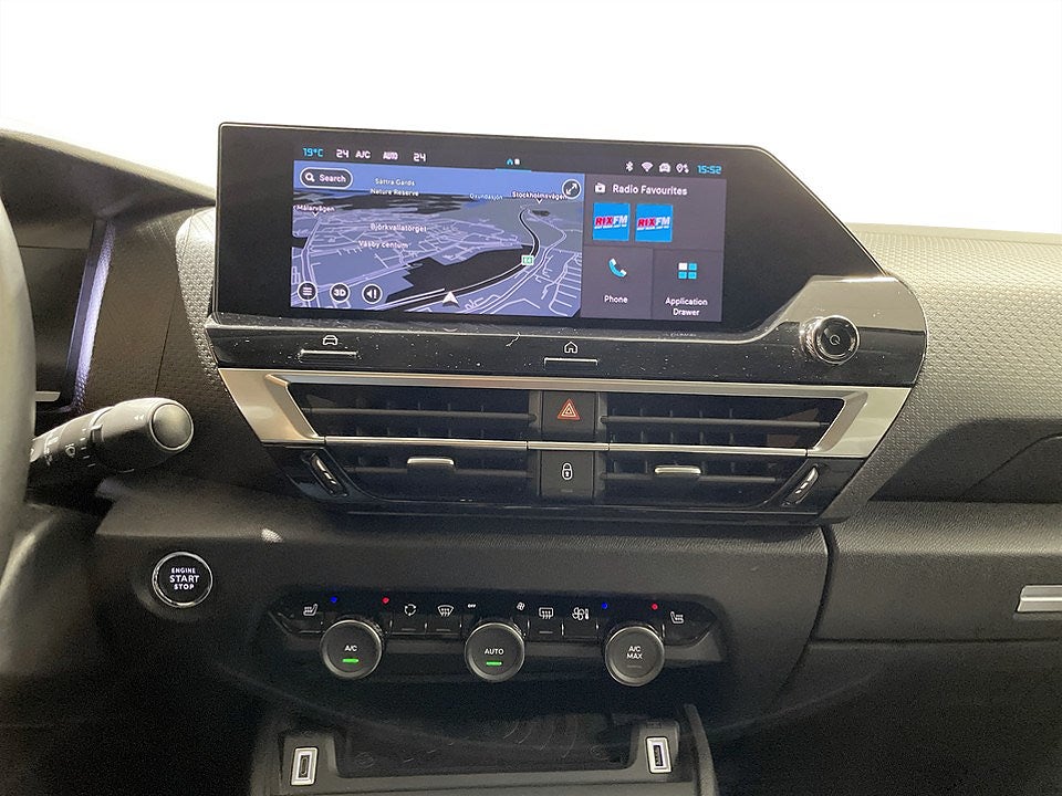 Bild på Citroën C4 X Shine 1.2 PT 130hk Aut - 360-KAMERA, CARPLAY
