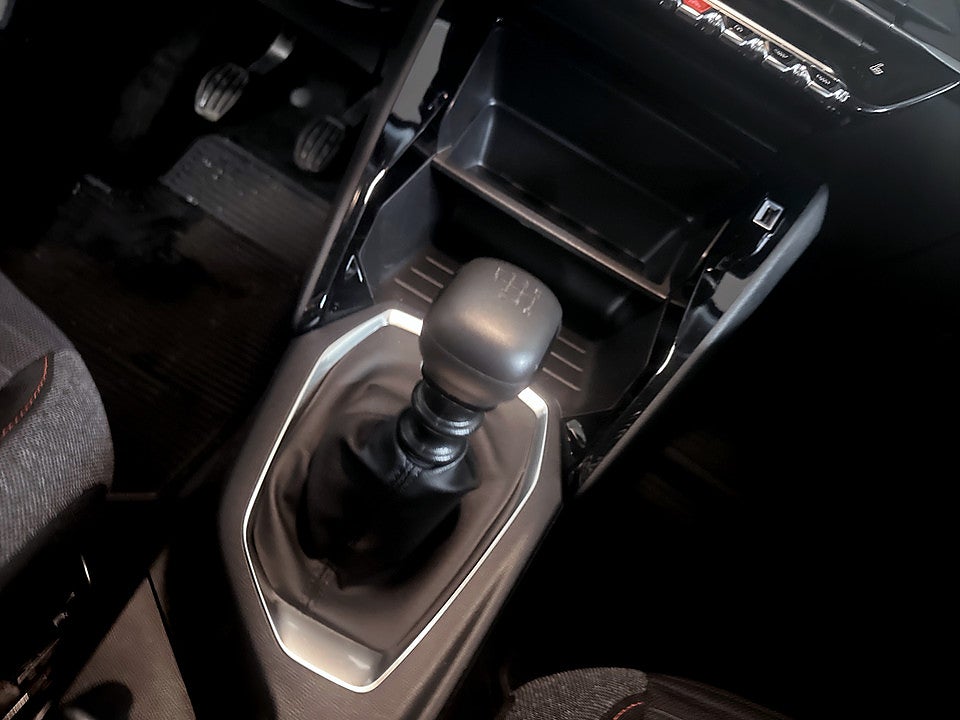 Bild på Peugeot 2008 Active Pack 1.2 PT 100hk PDC-SENSOR CARPLAY