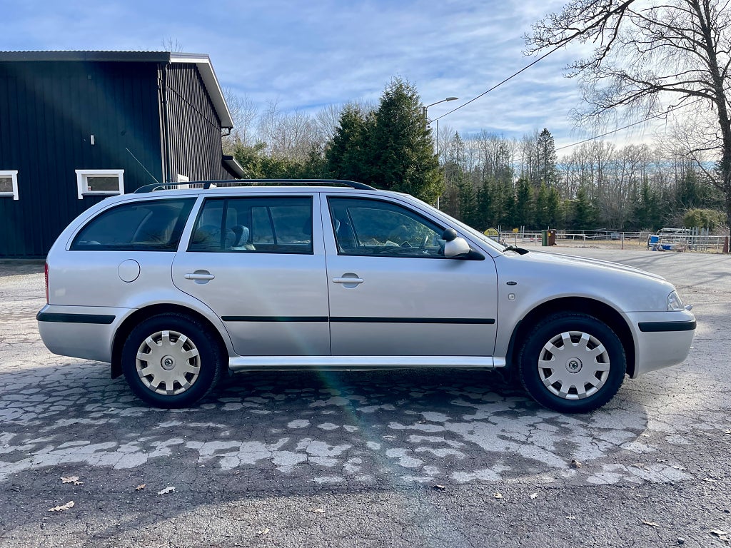 Skoda Octavia Tour Kombi 2.0 4x4 Euro 4-norlandkört