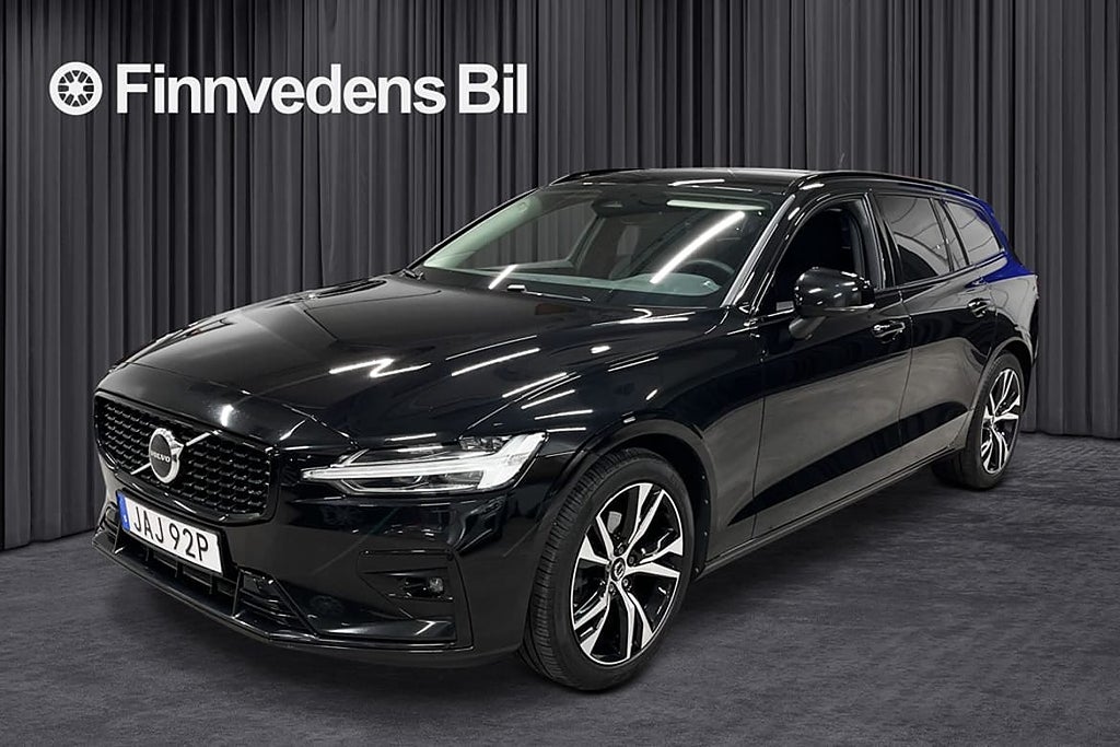 Volvo V60 B4 Diesel Plus Dark (V-HJUL) *DRAGKROK/BACKKAME...