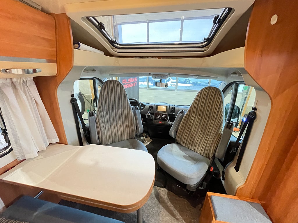 Hymer Compact 408 / Litium / B-kort / Höj och sänkbar säng /   - Hymer
