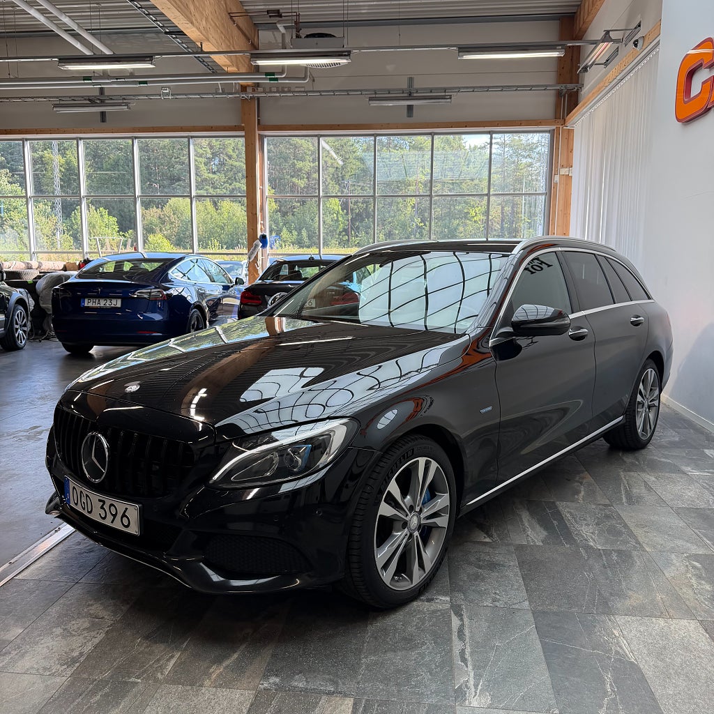 Mercedes-Benz C *HÖSTREA*350 T e Aut Burmester Luftfjädring Drag ACC