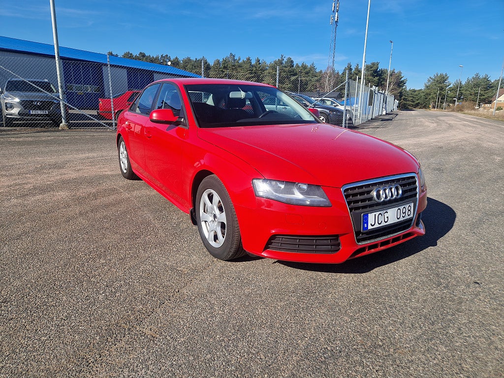 Audi A4 Sedan 2.0 TDI Endast 13200 mil Toppskick 