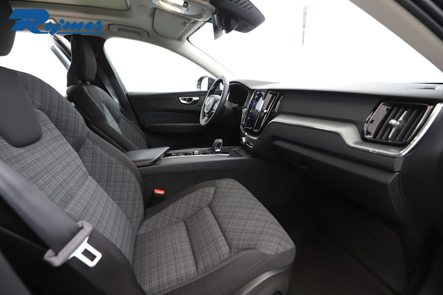 Volvo XC60 2023, photo 5/56