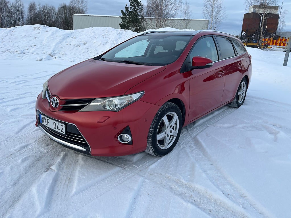 Toyota Auris Touring Sports 1.6 Valvematic Executive, Panorama, GPS