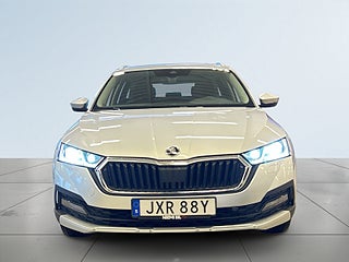 Skoda Octavia Scout 2.0 TDI SCR Rattvärme/Backkamera/Adaptiv Fart/Drag/SoV – bild 2