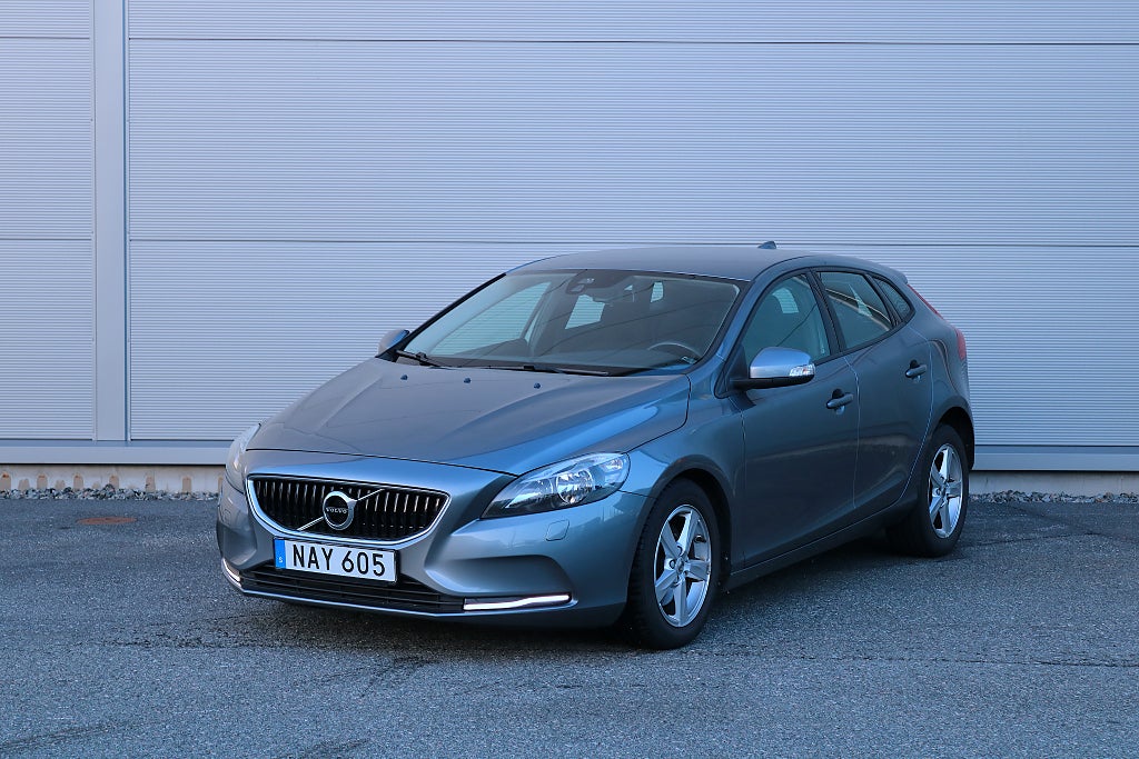 Volvo V40 T2 SoV-hjul/Kamrembytt/Värmare/1 års garanti/Ränta1,95