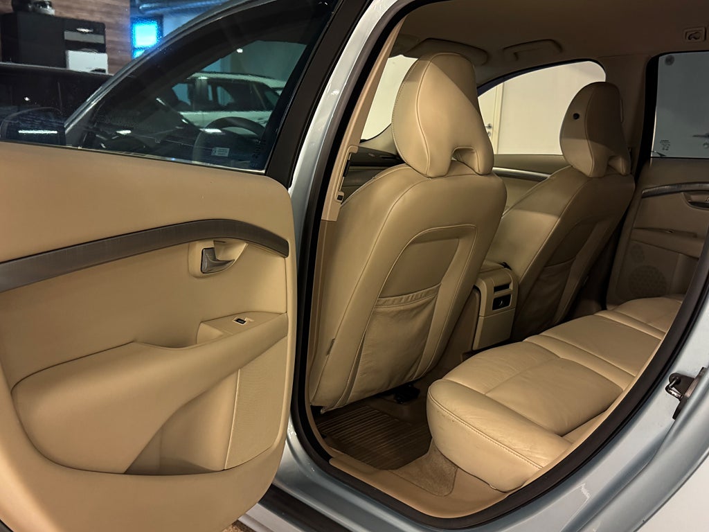 VOLVO V70 T6 286 ch 4x4 AWD GEARTRONIC SUMMUM BVA - ATTELAGE - CUIR - 233000 km