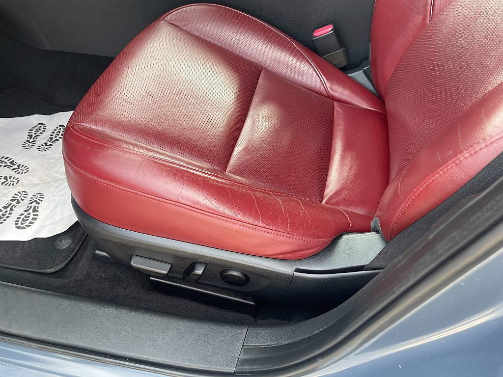 Mazda 3 Cosmo vinröd skinnklädsel 2.0 SKYACTIV-X AWD 180 hk