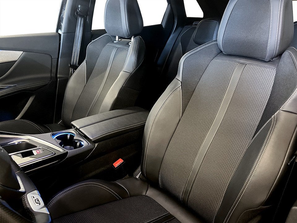 Bild på Peugeot 3008 GT 1.2 PT 130hk Aut - B-KAMERA, CARPLAY