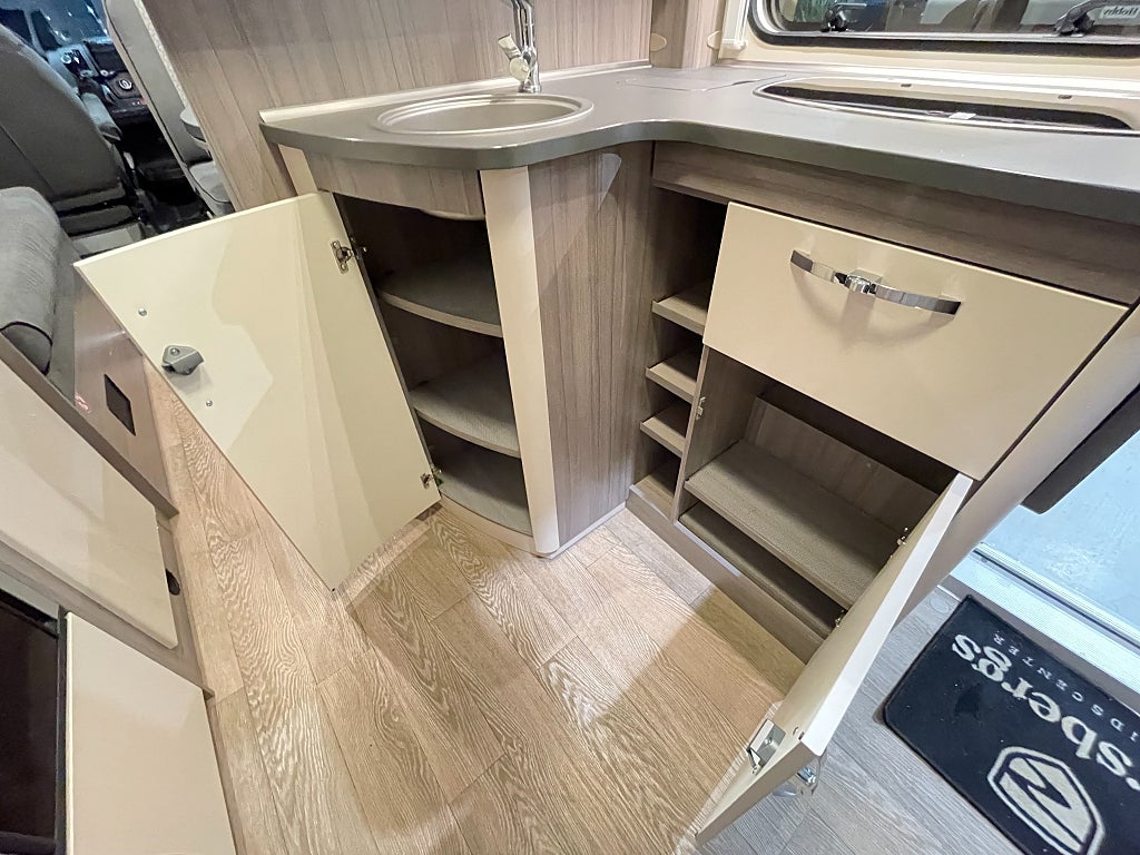 Hobby Optima on tour T65 / Taksäng / Våningssäng / 6bältad / - Hobby