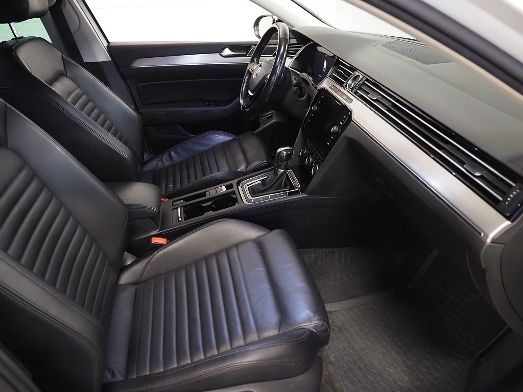 Volkswagen Passat Alltrack TDI 190hk 4M | D-värm | Drag | Cockpit | Skinn | 2018
