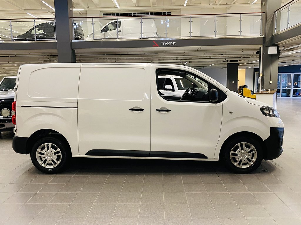 Opel Vivaro L2 1.5D Värmare Dragkrok PDC MOMS 1-Brukare