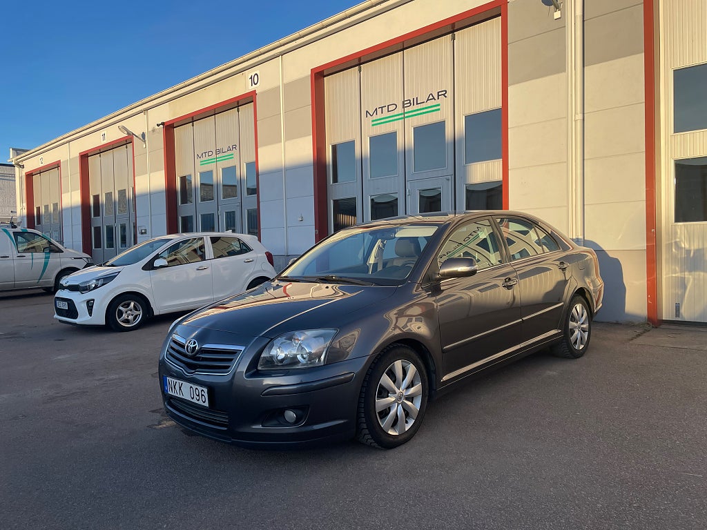 Toyota Avensis Liftback 2.0 D-4 VVT-i 2-Ägare Värmare 