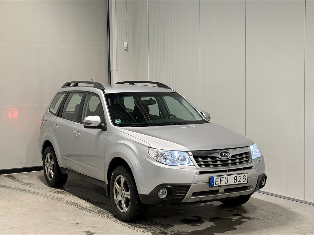 Subaru Forester 2.0 4WD Dragkrok Motorvärmare B-Kamera Dubb