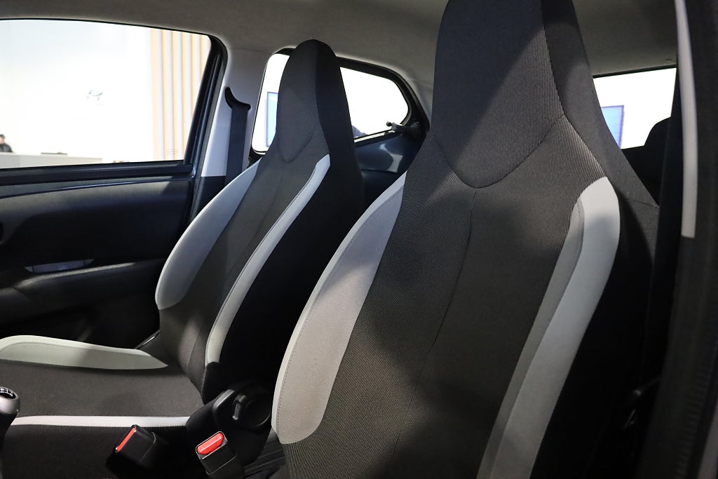 Toyota Aygo 5-dörrar 1.0 VVT-i X-PLAY Touch Blåtand 2015