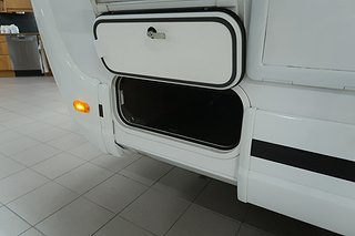 Husbil-integrerad Kabe TMI 810 LXL 7 av 40