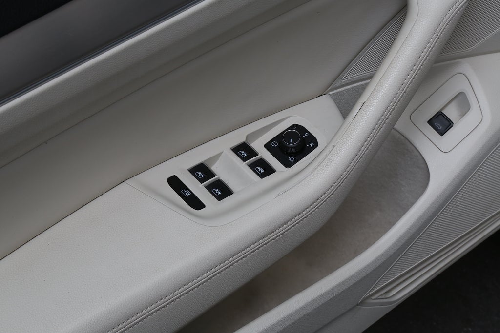 Volkswagen Passat Alltrack 2,0 TDI 190hk 4M Executive DSG Navi Skinn Värmar 2018