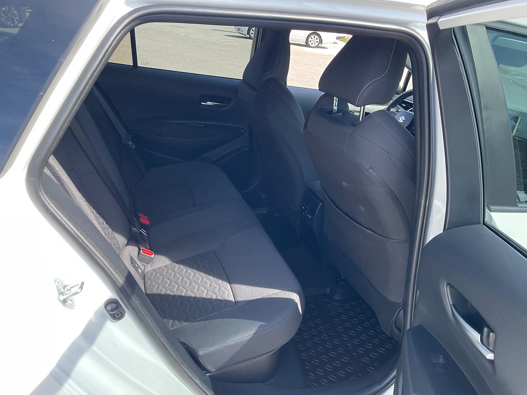 Suzuki Swace Hybrid 1.8 VVT-i E-CVT 122 hk