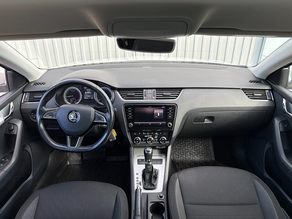 Skoda Octavia Kombi 1.6 Ambition / 12 MÅNADERS GARANTI