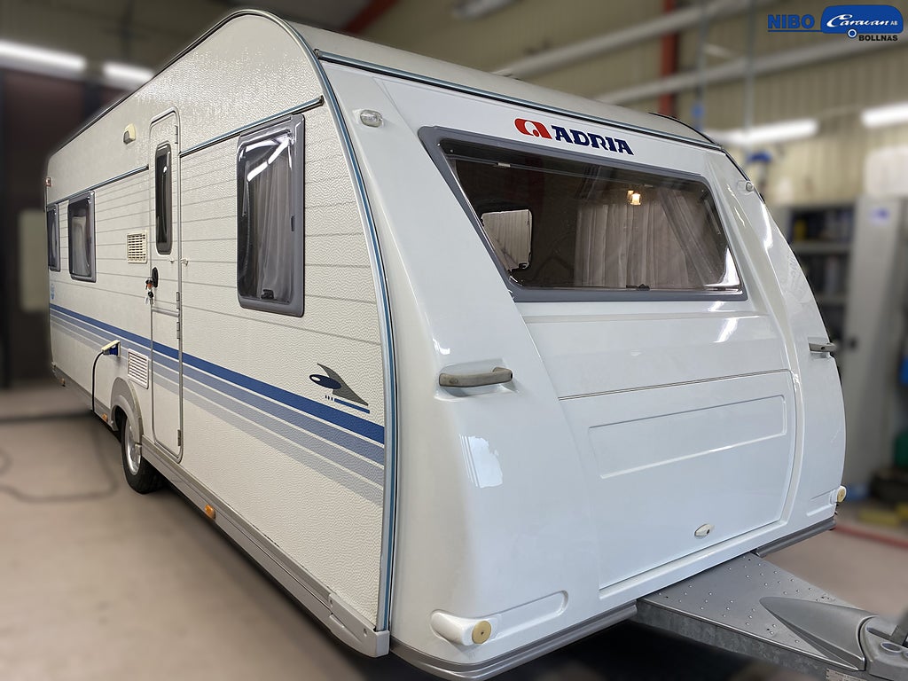 Adria Classica 613 UT (Utbäddb. ö-skåp)