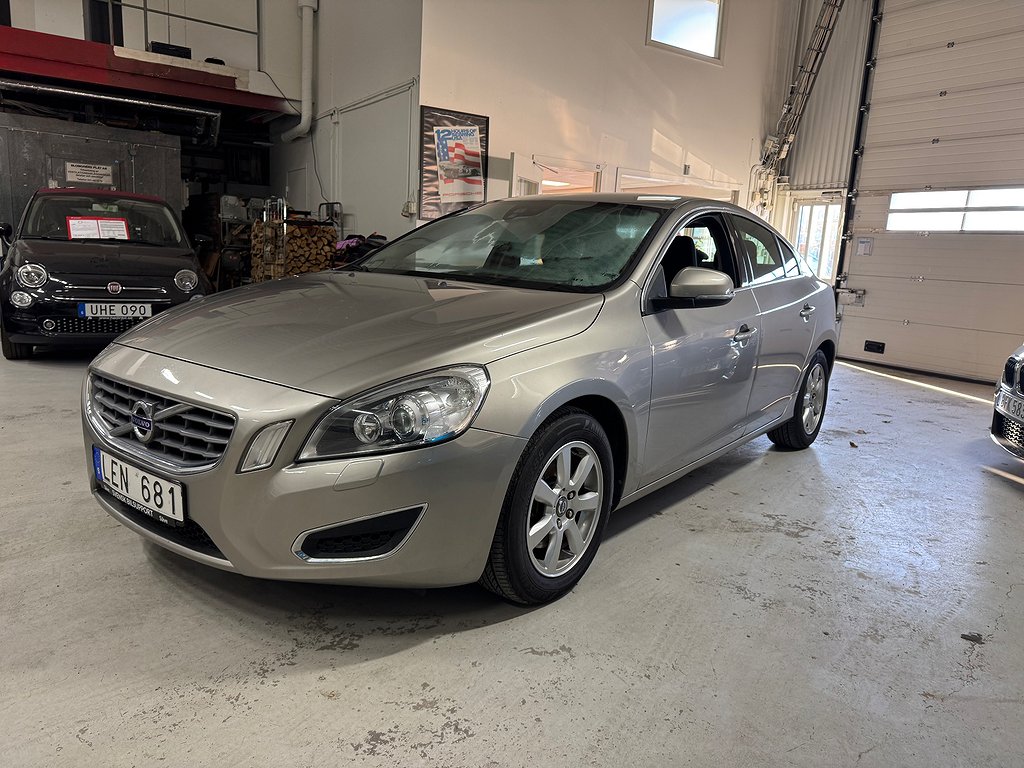 Volvo S60 T4 Powershift Momentum 