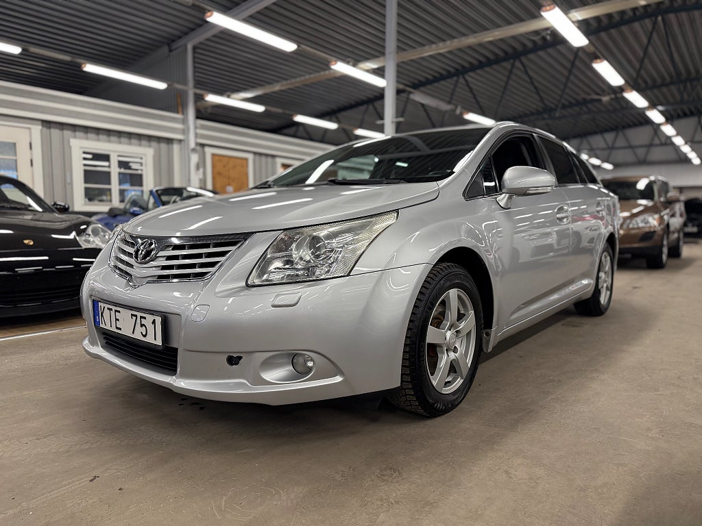 Toyota Avensis Kombi 2.0 Automat S Executive 