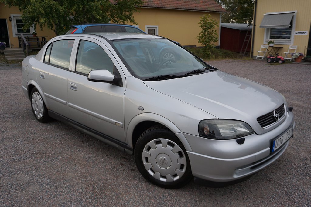 Opel Astra Sedan 1.6 Twinport Drag/ Nybes