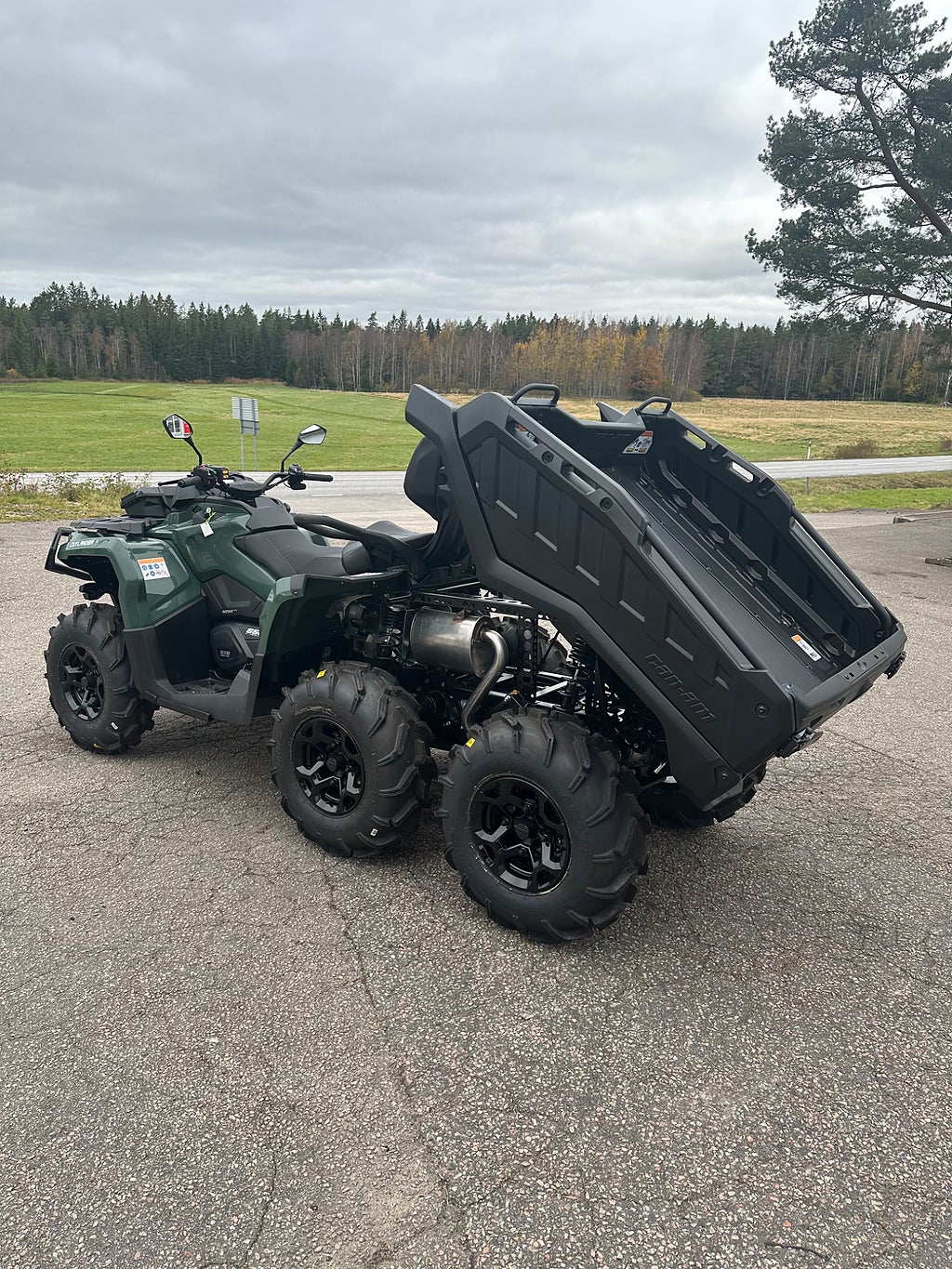 Can-Am Outlander 650 6x6  XU+T MAX+TILLBEHÖRSKAMPANJ 40000KR