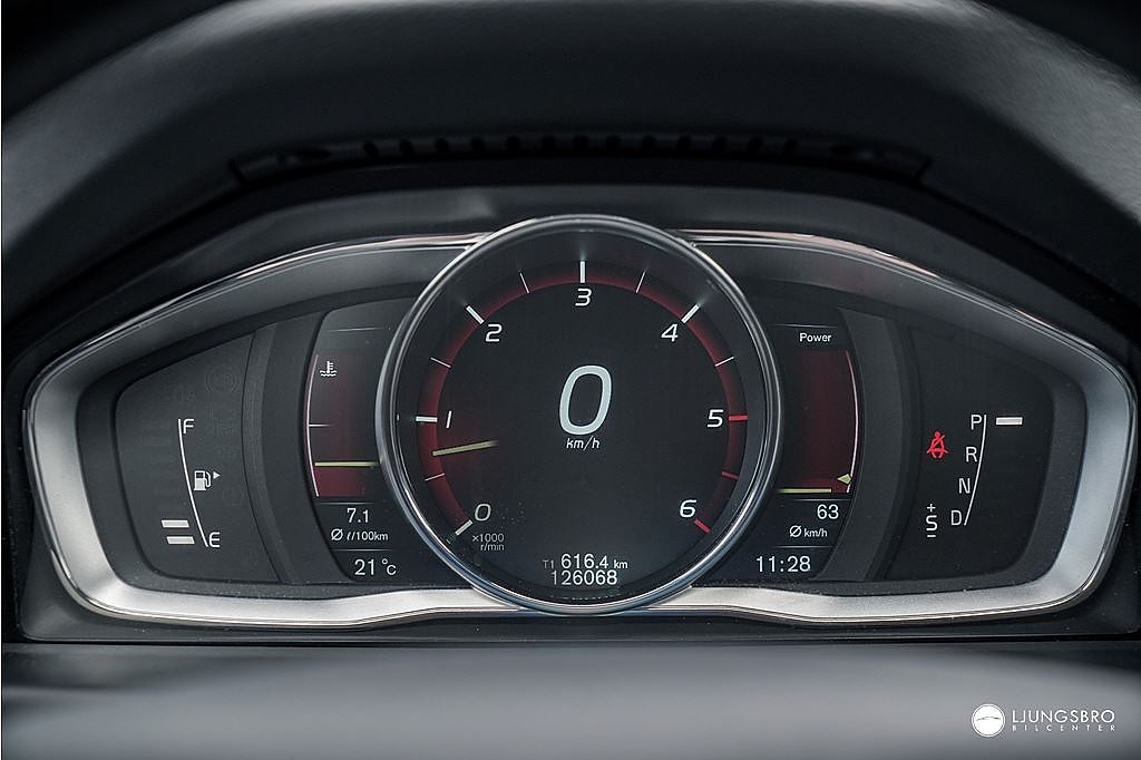 Volvo XC70 D4 AWD Momentum 181hk / 1 Ägare / Kamrem bytt