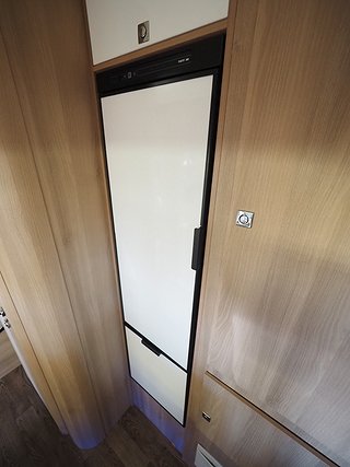 Husbil-halvintegrerad Ci 74 XT 15 av 20