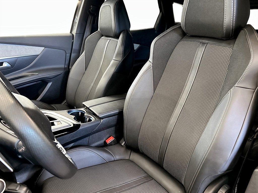 Bild på Peugeot 3008 GT 1.2 PT 130hk Aut -B-KAMERA, CARPLAY