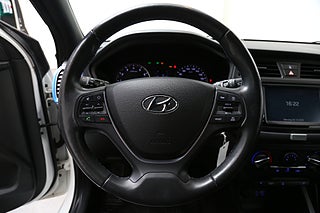 Halvkombi Hyundai i20 15 av 24