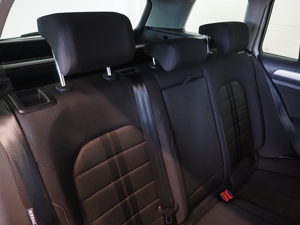 Volkswagen Golf Sportscombi 1.2 TSI DSG PDC Värmare Keyless 2016