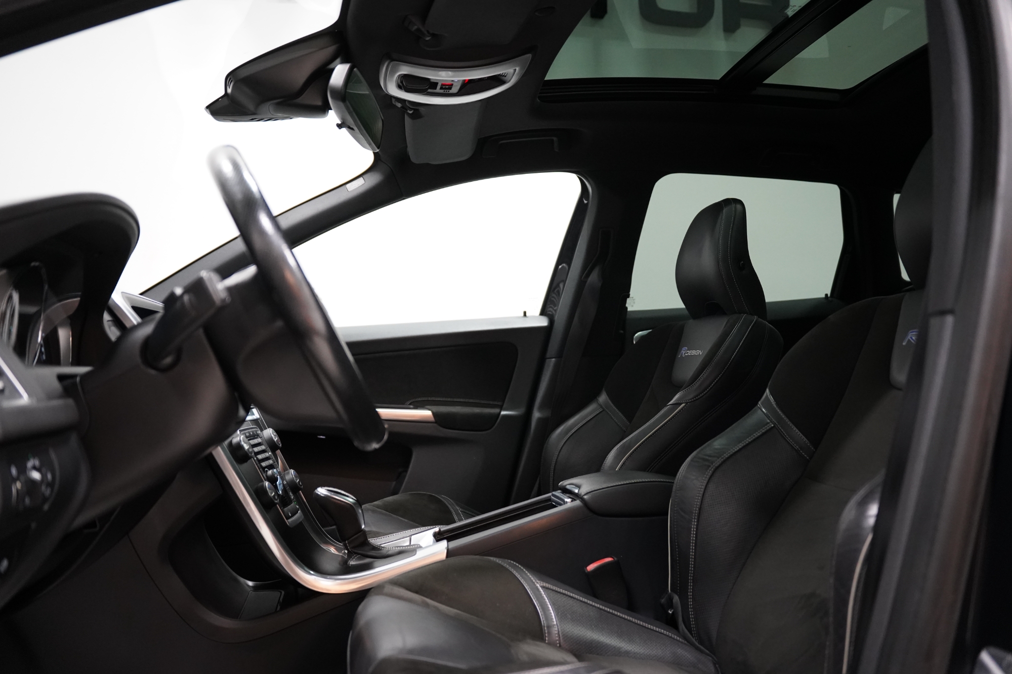 Volvo XC60 D4 AWD R-Design 2014, kuva 7/55
