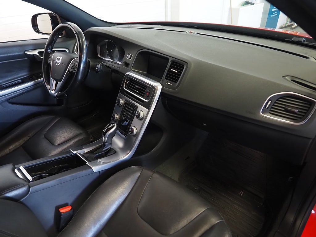 Volvo V60 Cross Country D4 Geartronic 190hk Summum Värmare Skinn P-Sen 2017