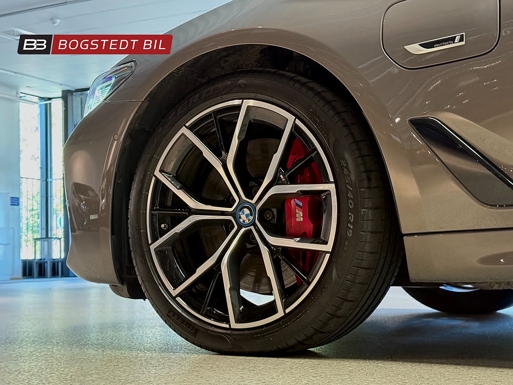 BMW 545e xDrive 394hk | M-Sport Pro | Se utrustning