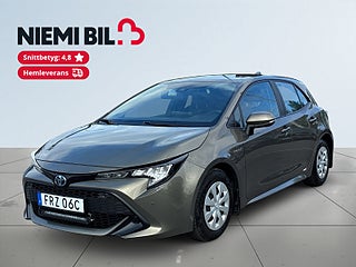 Toyota Corolla Hybrid e-CVT Låg Skatt/Adaptiv Fart/MoK/Kamera/SoV-Däck – bild 1