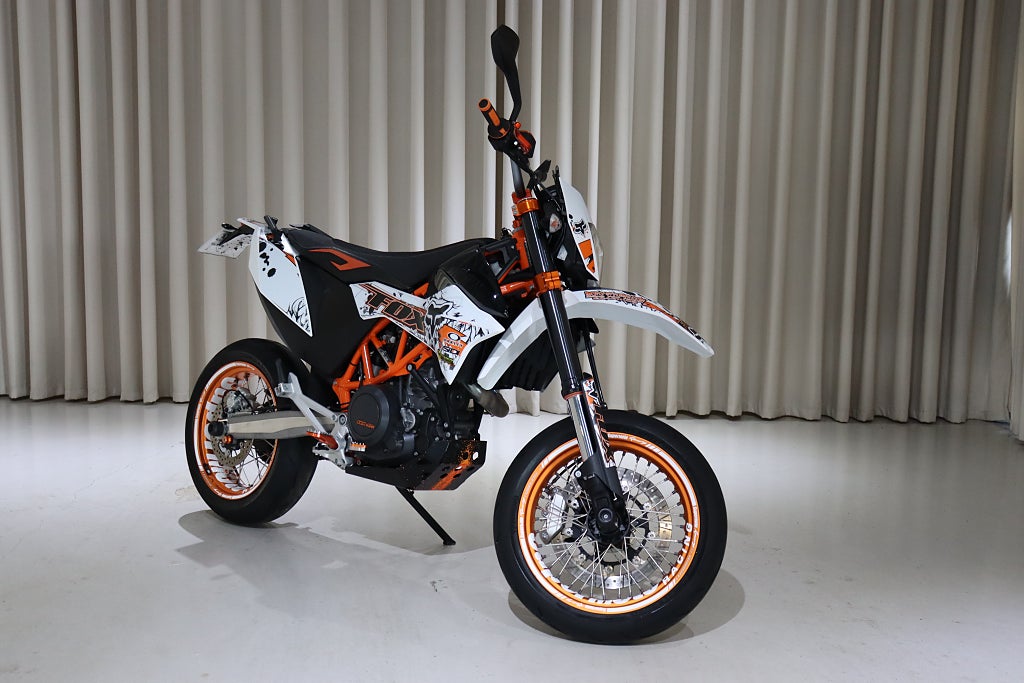 KTM 690 SMC R ABS Akrapovic 650 mil