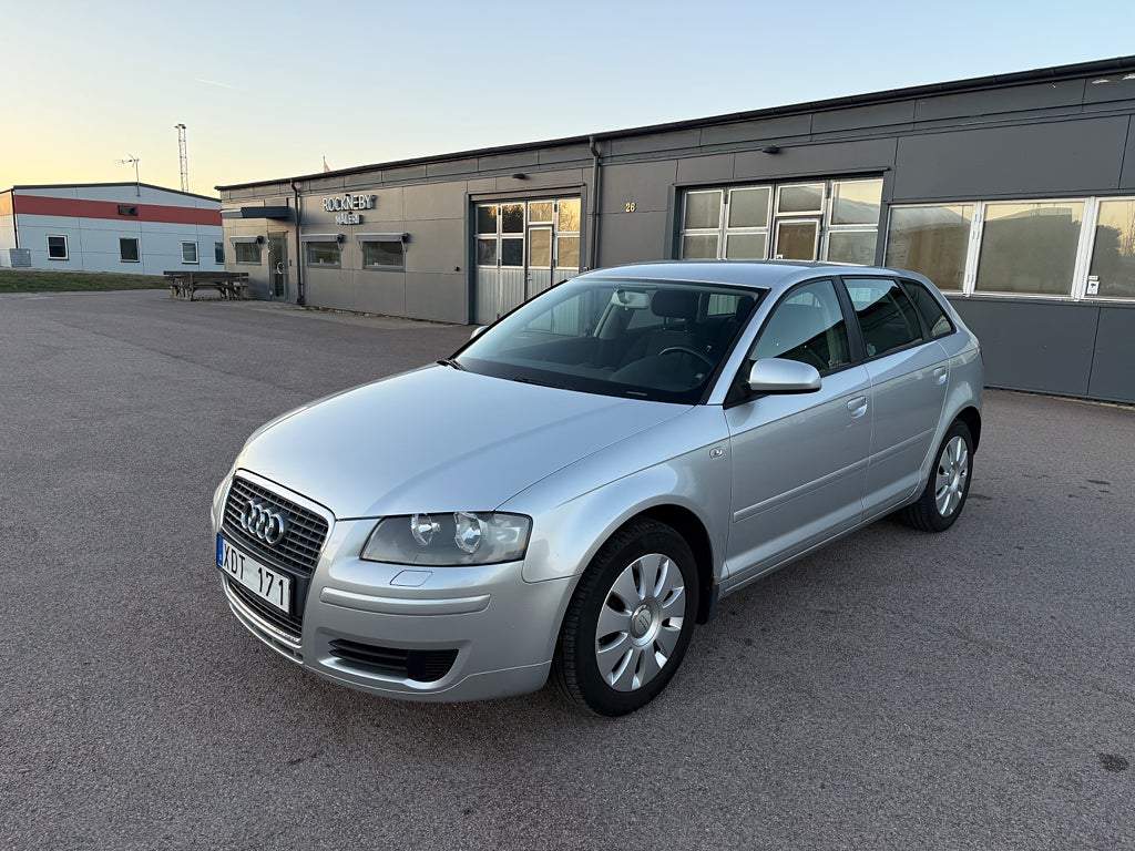 Audi A3 Sportback 2.0 FSI | NYBES | NY SERVAD | 1 ÄGARE |