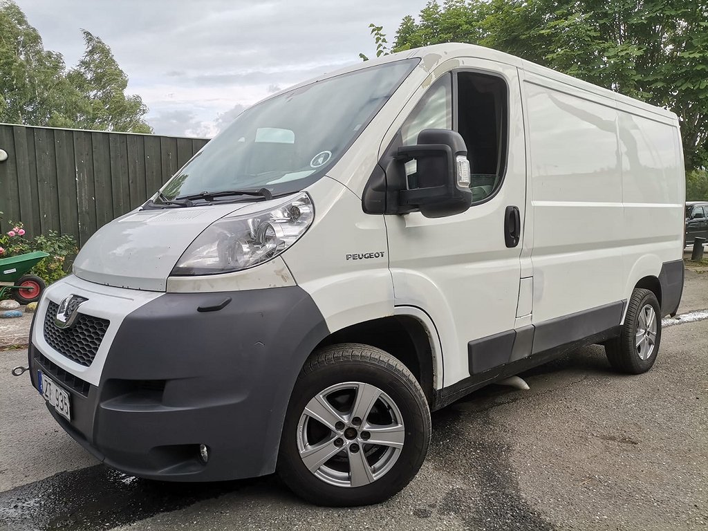 Peugeot Boxer Van 330 2.2 HDi Ny besiktigad