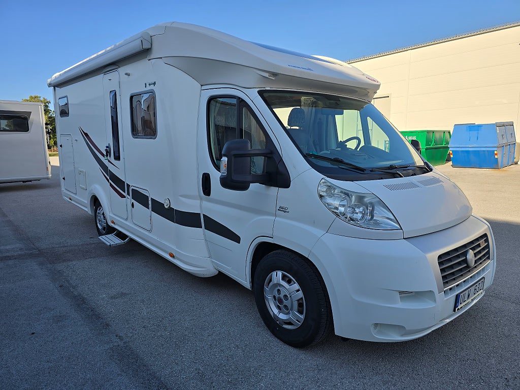 Eura Mobil Terrestra 710 *Dubbelsäng *Markis *Endast 3900 mil