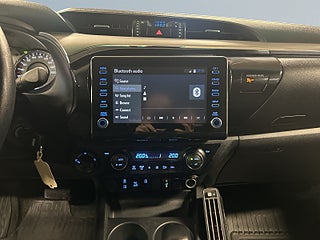 Toyota Hilux Dubbelhytt 2.4 AWD Hero Drag/Kamera/M-Värmare/S&V-Däck – bild 11