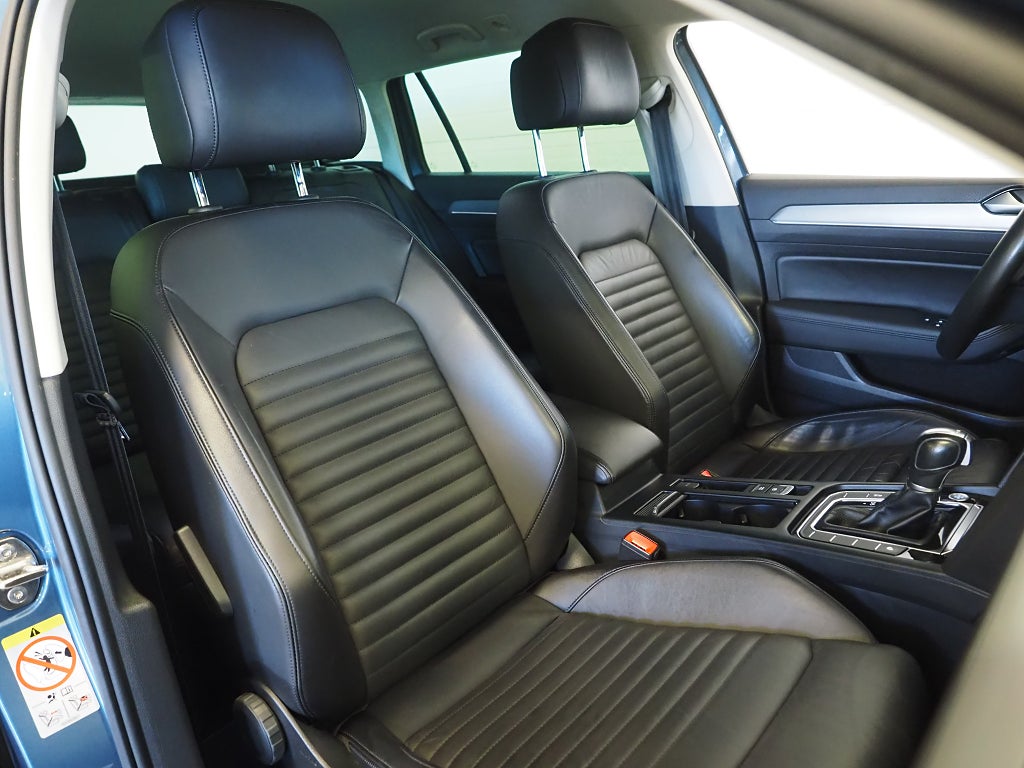 Volkswagen Passat Sportscombi 2.0 TSI 220hk GT Drag Kamera P-Värm Läder 2018