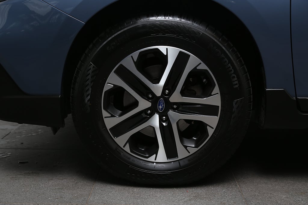 Subaru Outback 2,5i 175hk Ridge AWD Aut Skinn Motorv Drag Bränslev 2019