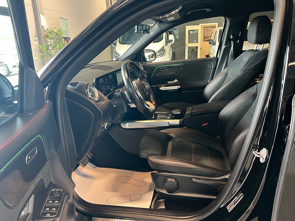 Mercedes-Benz GLB 2023 - miniatyr 16
